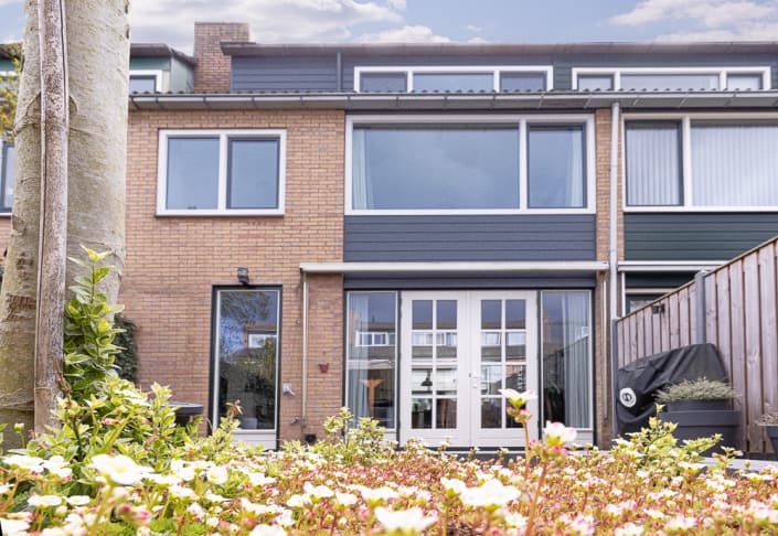 Multi Kozijn Spakenburg - Referentie - duurzame kunststof kozijnen in huizen - gevelbekleding en ramen